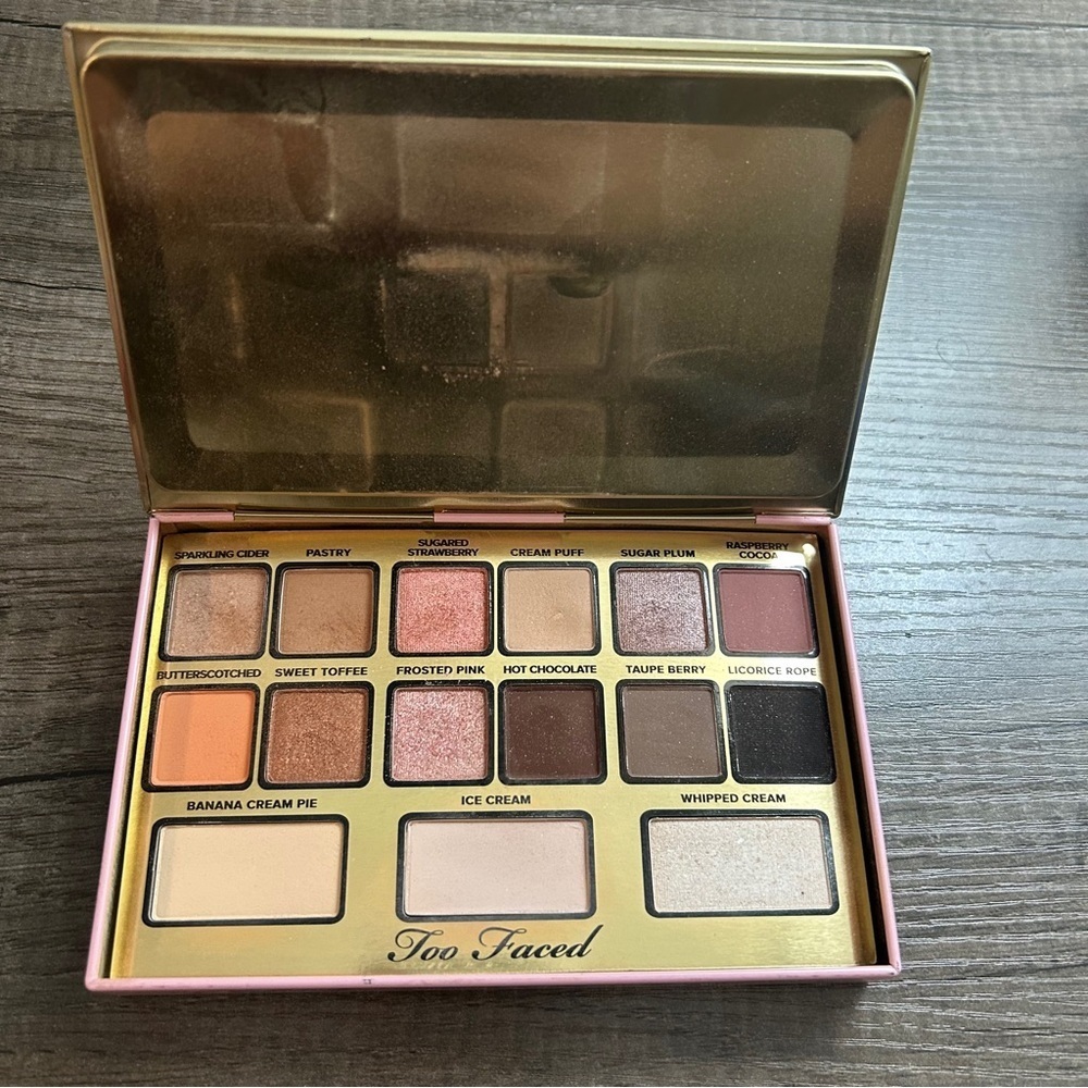Too Faced Kandee Collection Palette in Pink and Gold - Picture 2 of 4